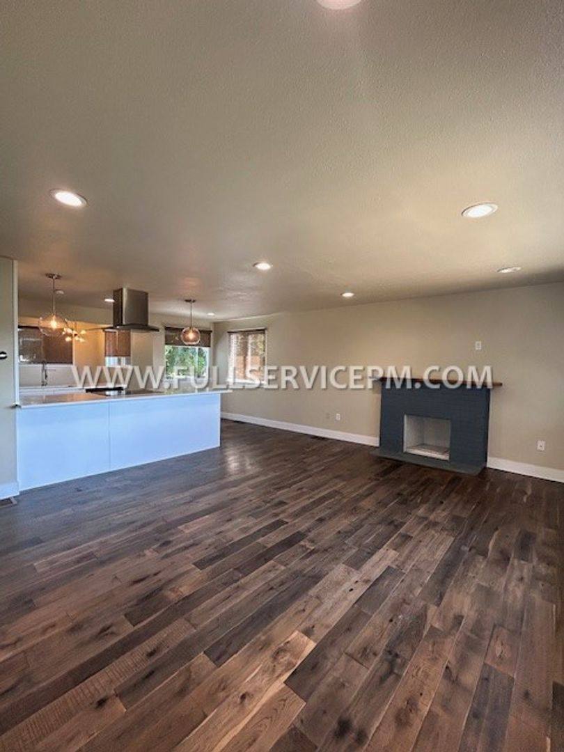 House for rent at 7412 Military Rd S, Seattle, WA 98108