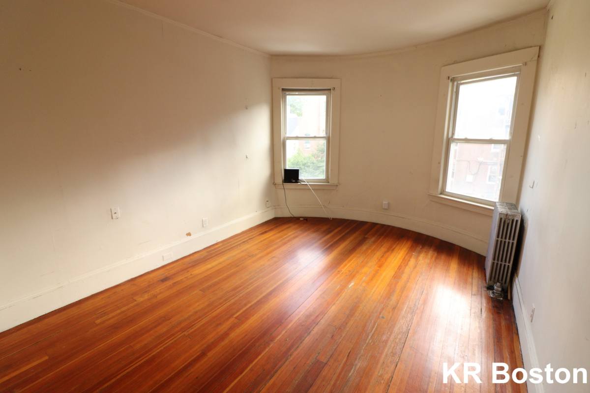 Apartment for rent at 1589 Beacon St, Brookline, MA 02446