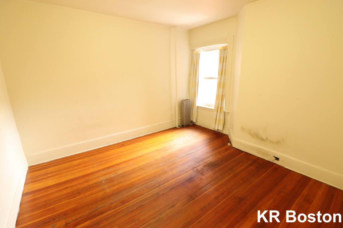 Apartment for rent at 1589 Beacon St, Brookline, MA 02446