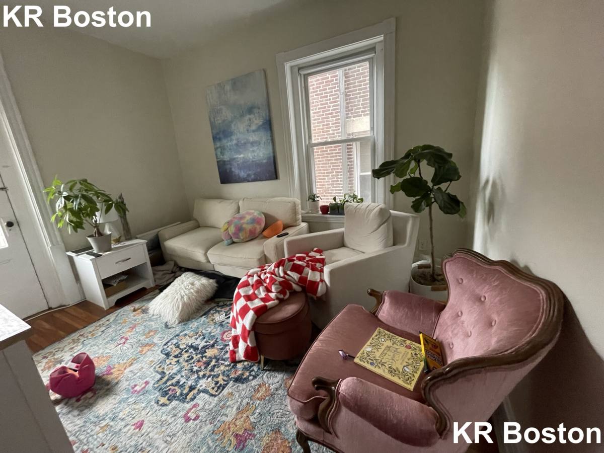 Apartment for rent at 1589 Beacon St, Brookline, MA 02446