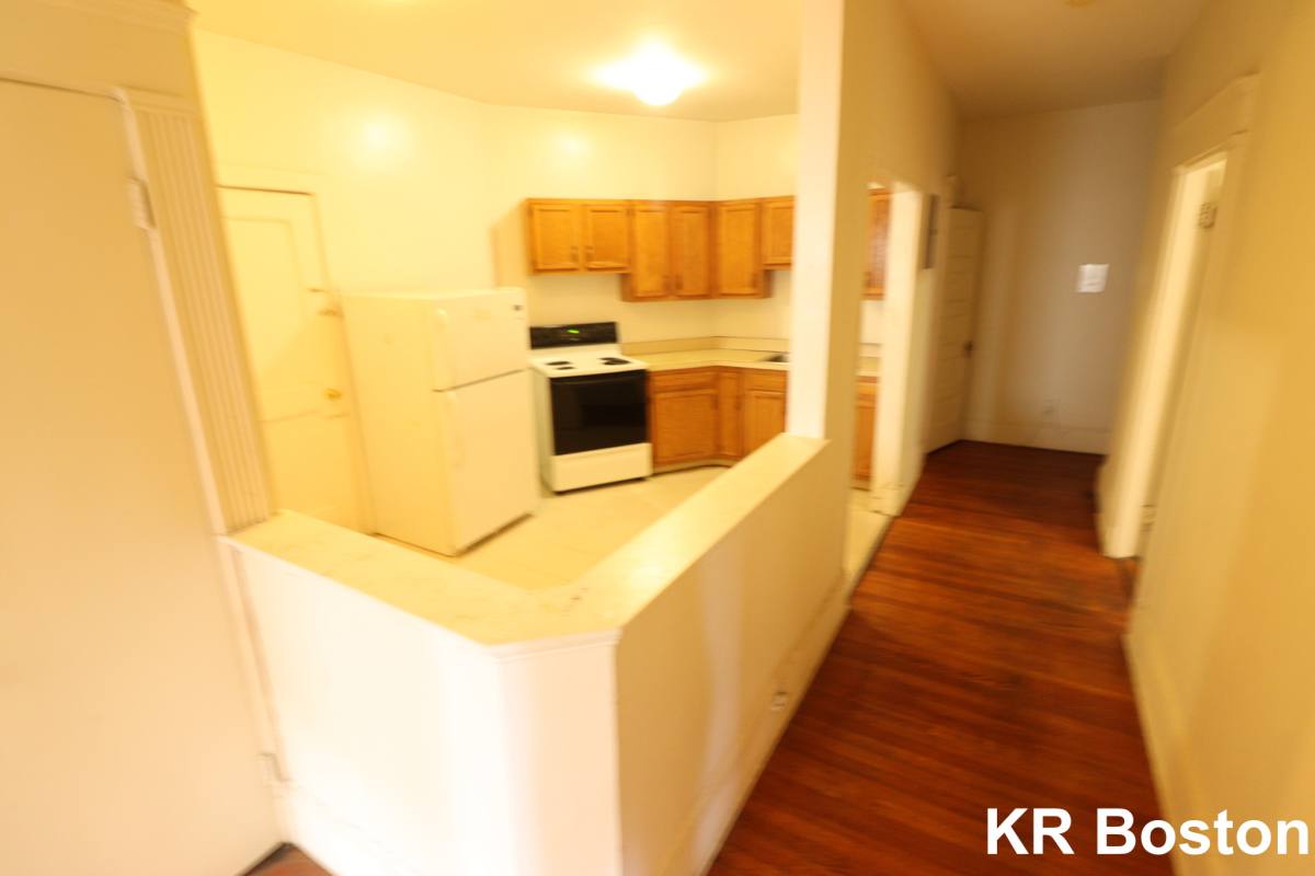 Apartment for rent at 1589 Beacon St, Brookline, MA 02446
