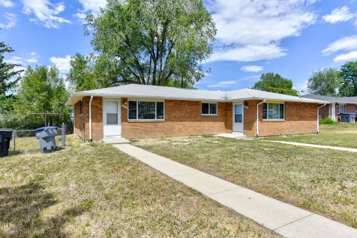 Apartment for rent at 1617-1619 Lashley St, Longmont, CO 80504