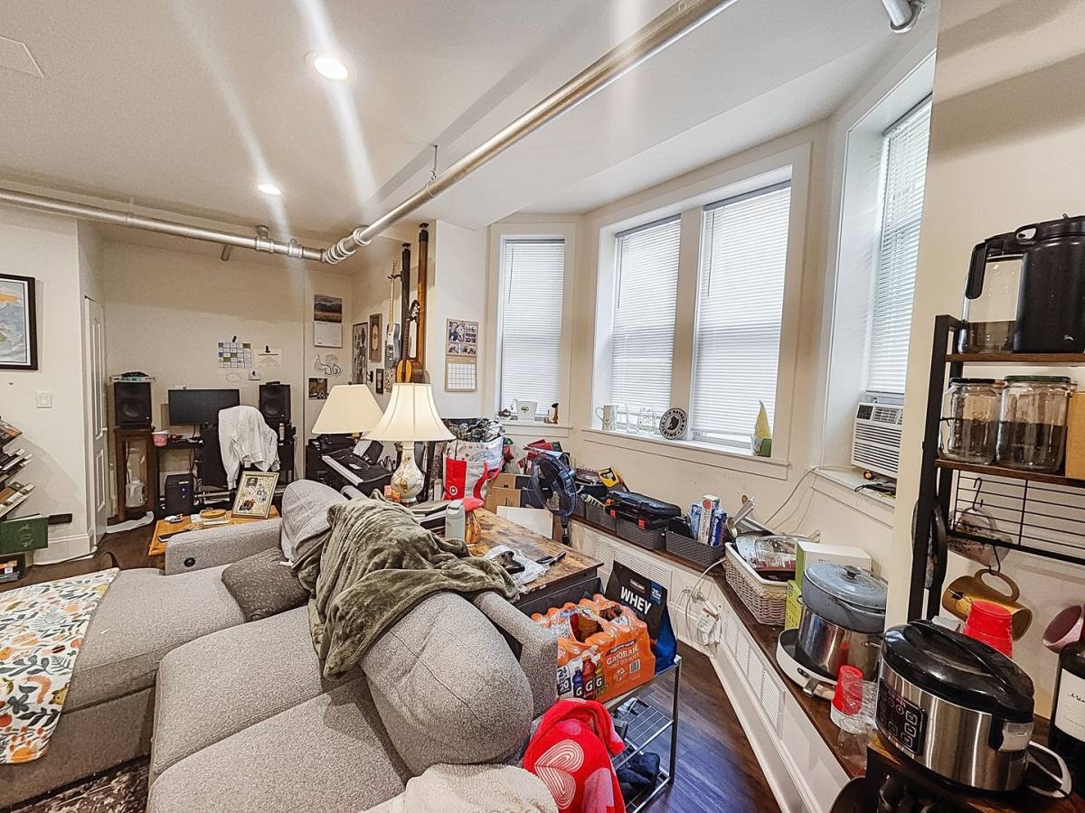 Apartment for rent at 4841-51 N Kimball Ave, Chicago, IL 60625