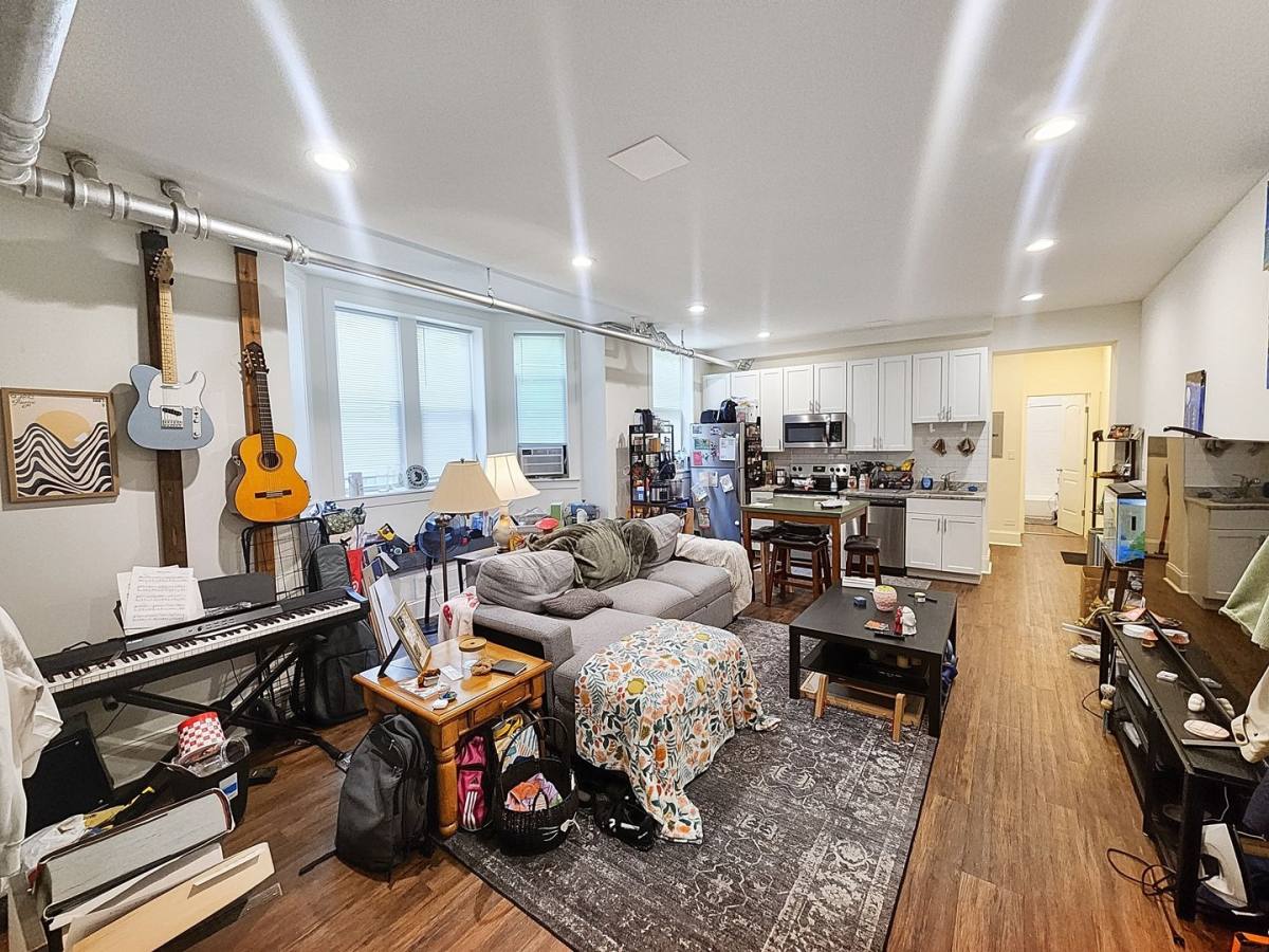 Apartment for rent at 4841-51 N Kimball Ave, Chicago, IL 60625