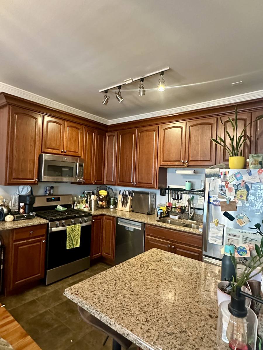 Apartment for rent at 1042 Bryn Mawr - 2nd, Chicago, IL 60660