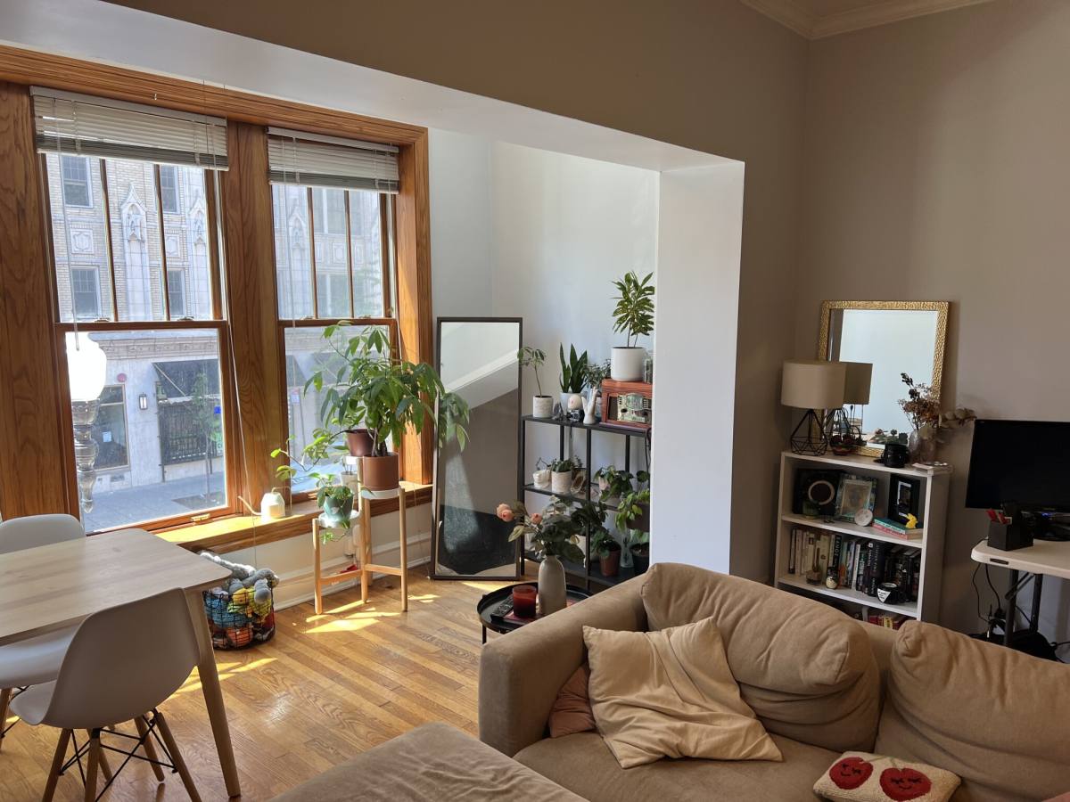 Apartment for rent at 1042 Bryn Mawr - 2nd, Chicago, IL 60660