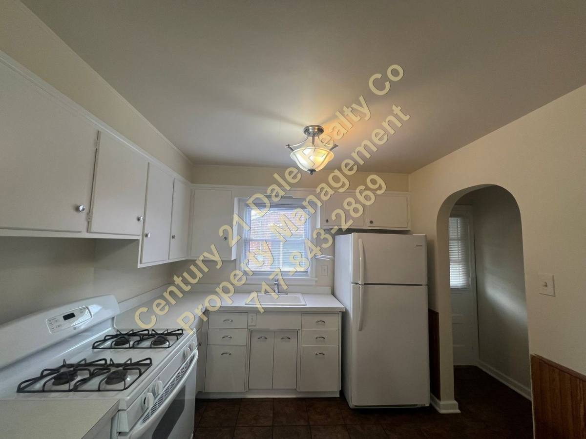 House for rent at 303 Maywood Rd, York, PA 17402