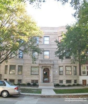 Apartment for rent at 849 W Grace St #G, Chicago, IL 60613
