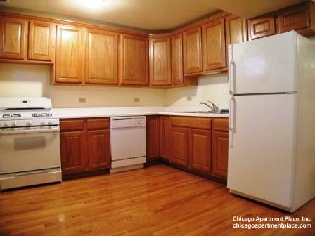 Apartment for rent at 849 W Grace St #G, Chicago, IL 60613