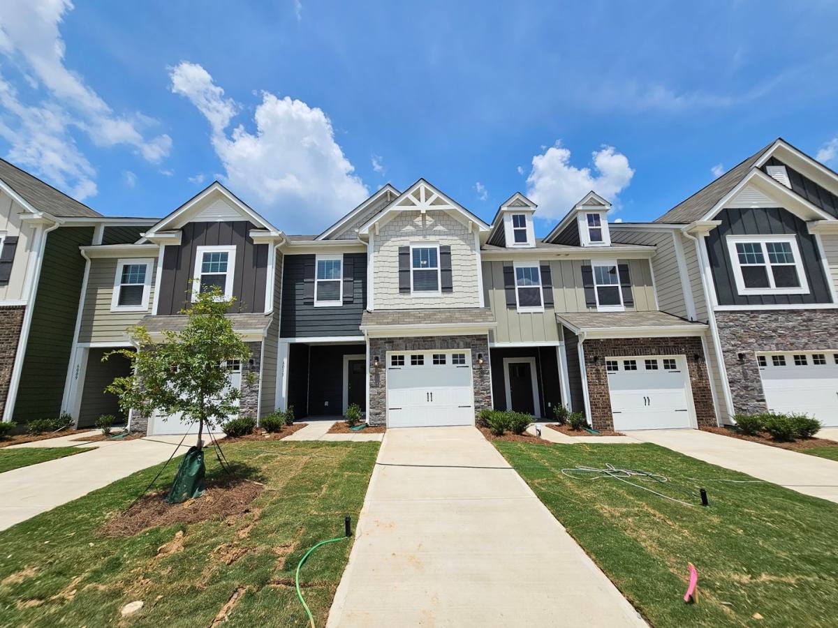 Townhouse for rent at 6013 Rizer Dr, Charlotte, NC 28269