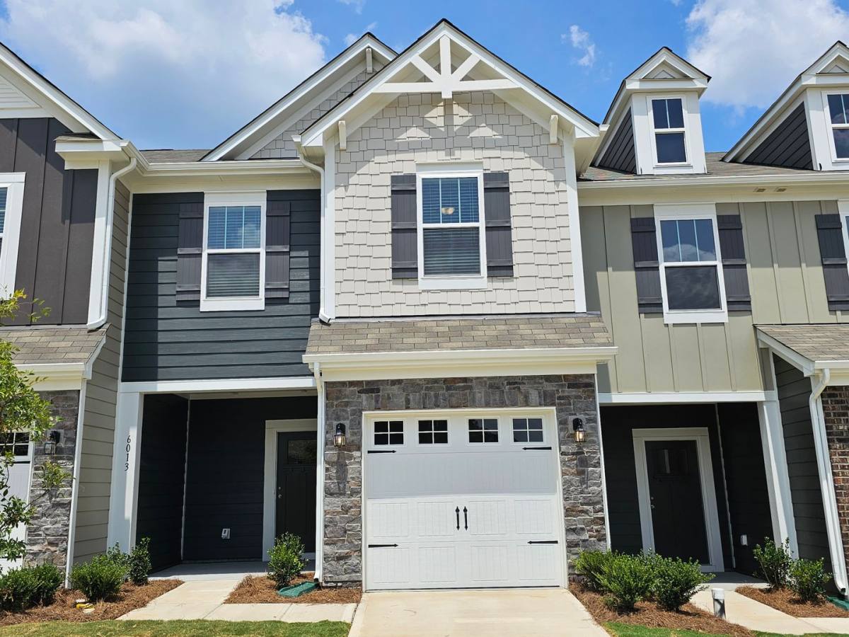 Townhouse for rent at 6013 Rizer Dr, Charlotte, NC 28269