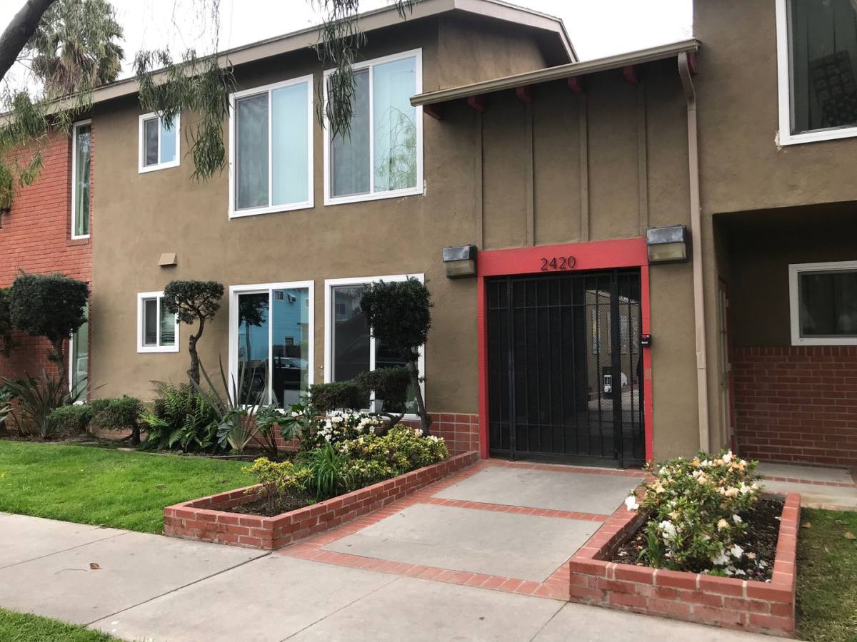 Apartment for rent at 2420-2444 E 5th St, Long Beach, CA 90814