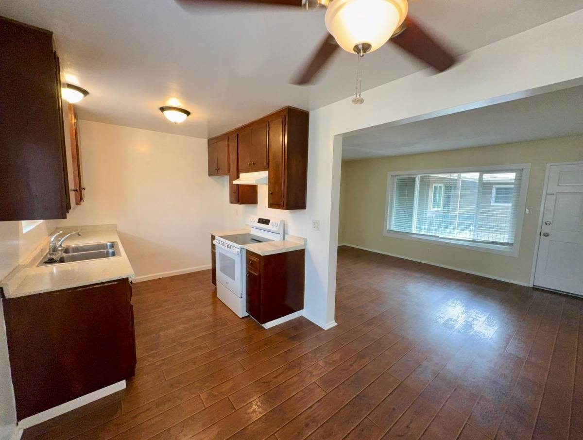 Apartment for rent at 2420-2444 E 5th St, Long Beach, CA 90814