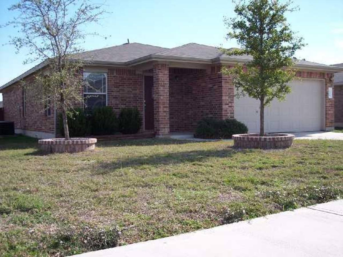 House for rent at 208 Carol Ave, Leander, TX 78641