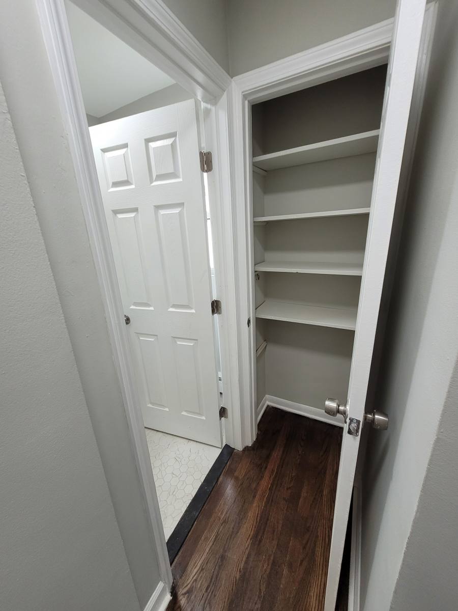 Apartment for rent at 1323 W Sherwin #2A, Chicago, IL 60626