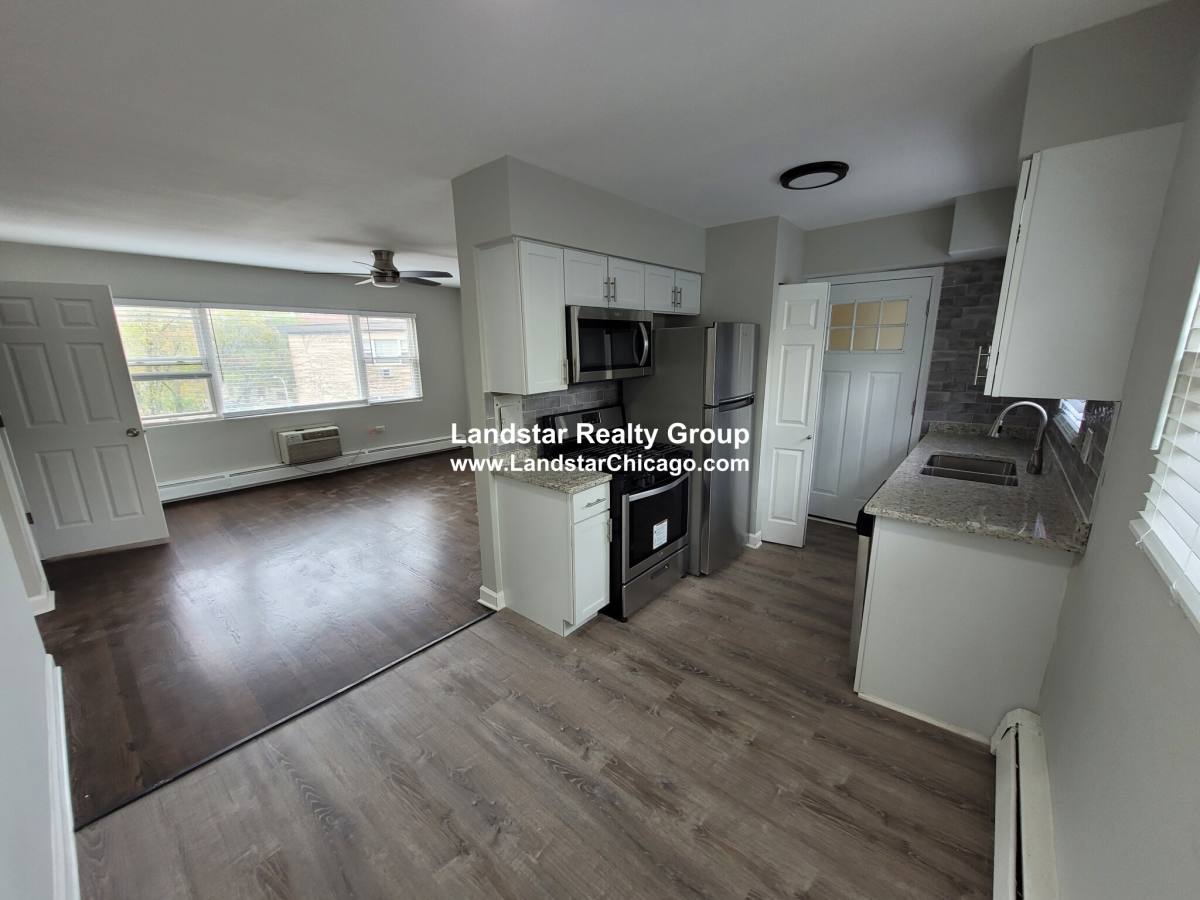 Apartment for rent at 1323 W Sherwin #2A, Chicago, IL 60626