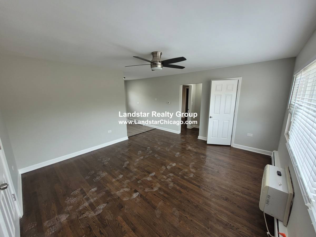 Apartment for rent at 1323 W Sherwin #2A, Chicago, IL 60626