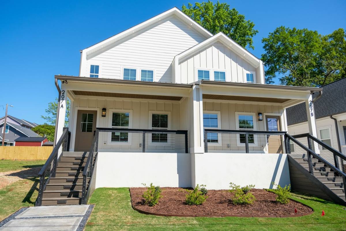 Townhouse for rent at 207 S Calhoun St, Greenville, SC 29601