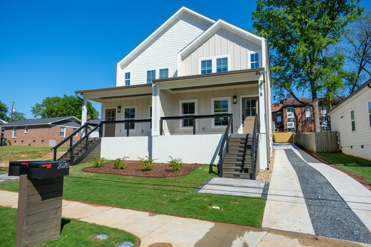 Townhouse for rent at 207 S Calhoun St, Greenville, SC 29601