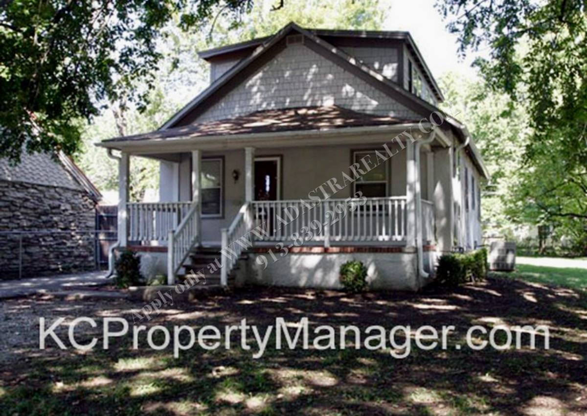 House for rent at 12 E 78th Terrace, Kansas City, MO 64114