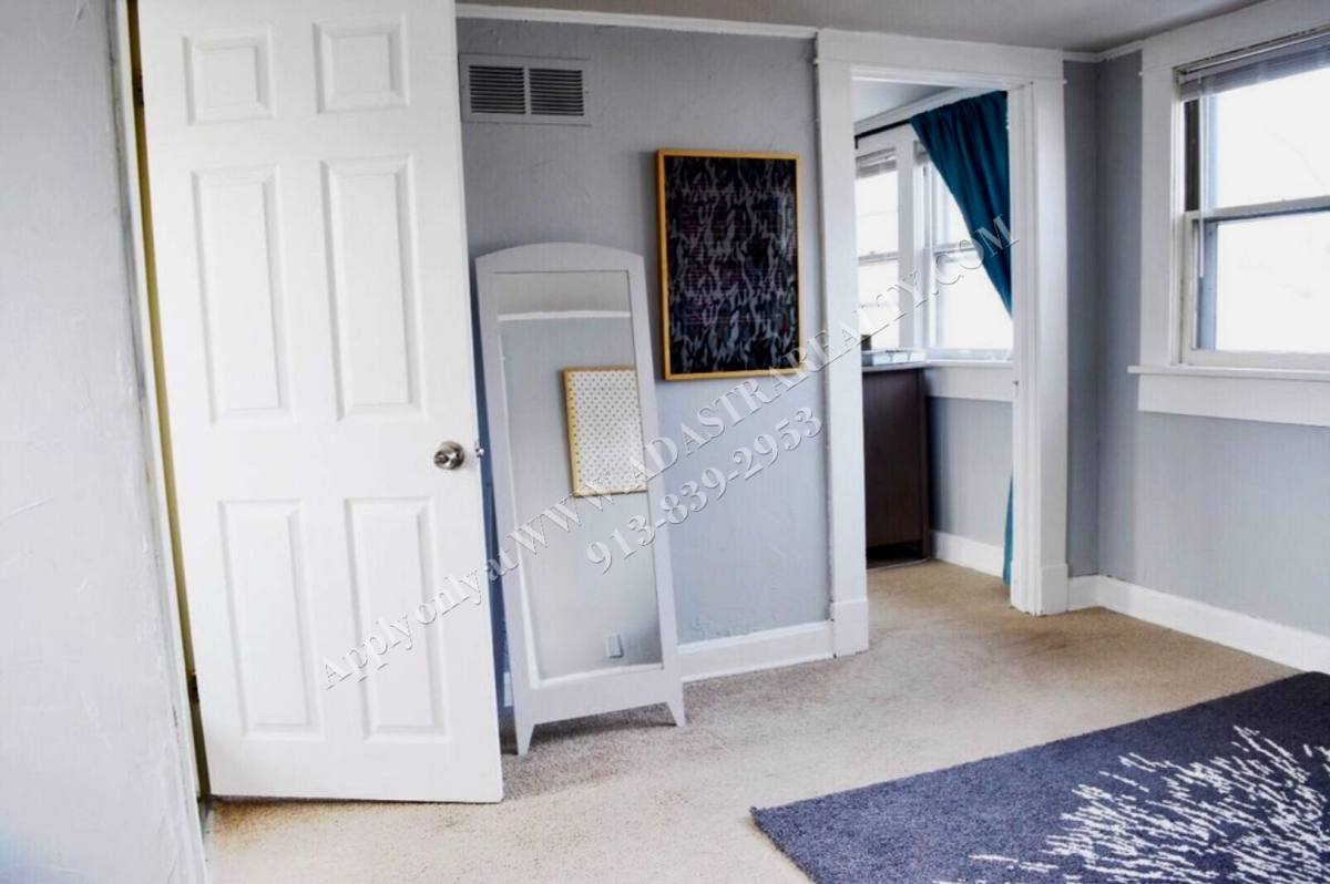 House for rent at 12 E 78th Terrace, Kansas City, MO 64114