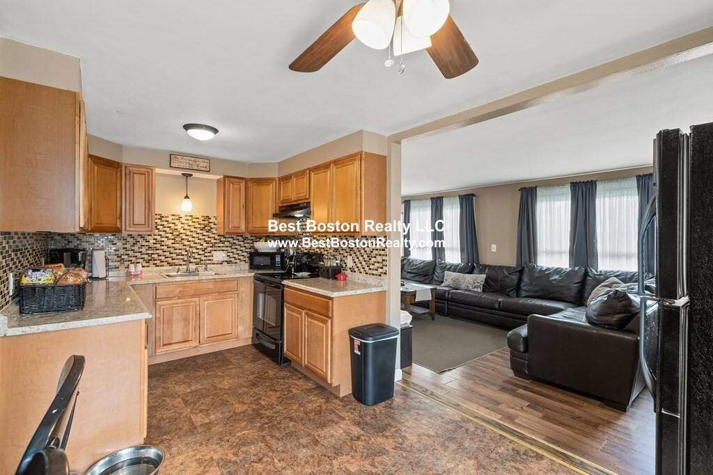 Townhouse for rent at 71 Silver Lake #71, Newton, MA 02458