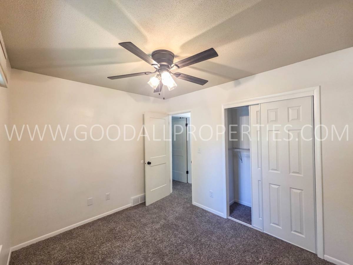 House for rent at 2908 78th St, Urbandale, IA 50322