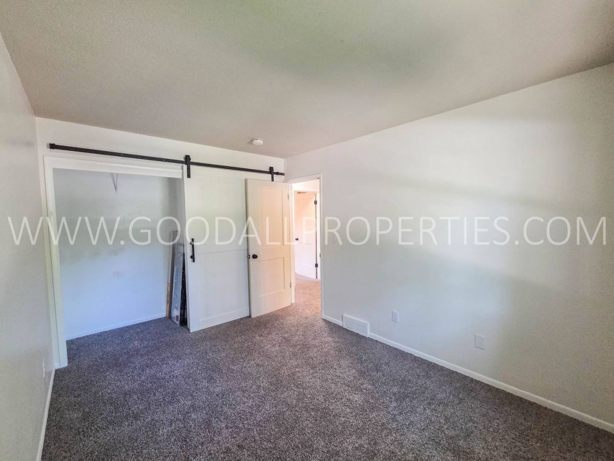 House for rent at 2908 78th St, Urbandale, IA 50322