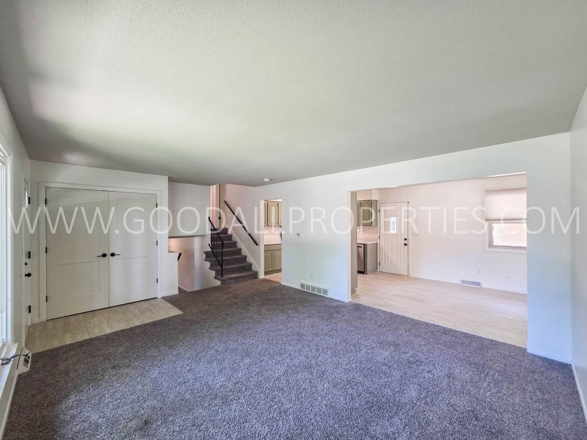House for rent at 2908 78th St, Urbandale, IA 50322