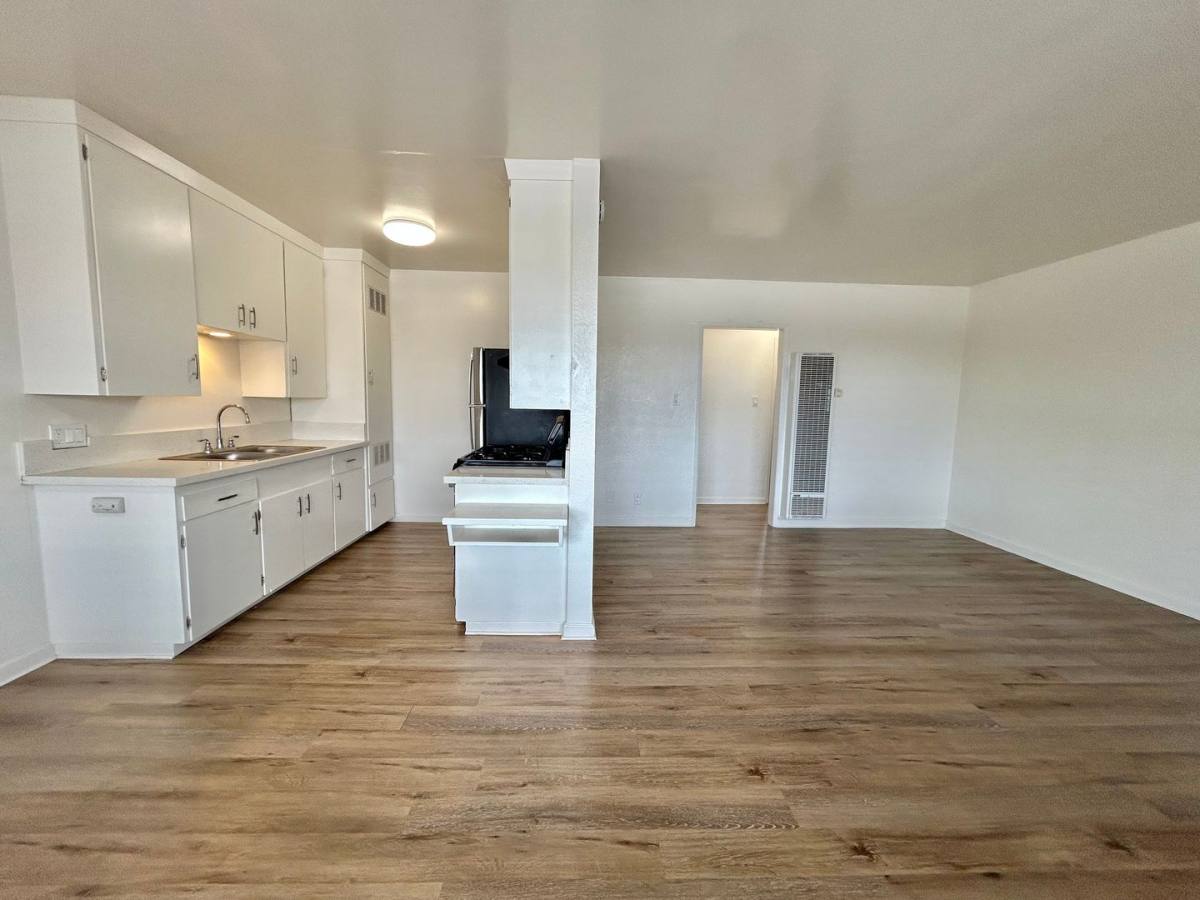 Apartment for rent at 147-175 S Ann St, Ventura, CA 93001