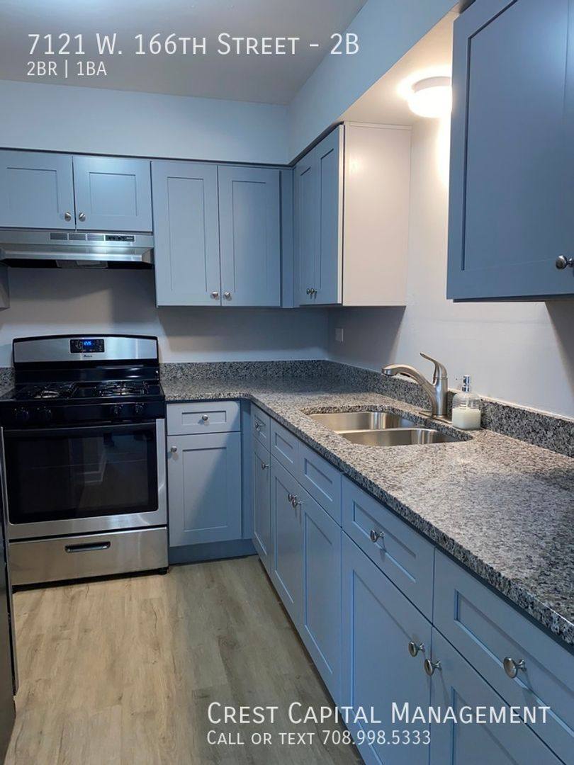Apartment for rent at 7121 W 166th St, Tinley Park, IL 60477