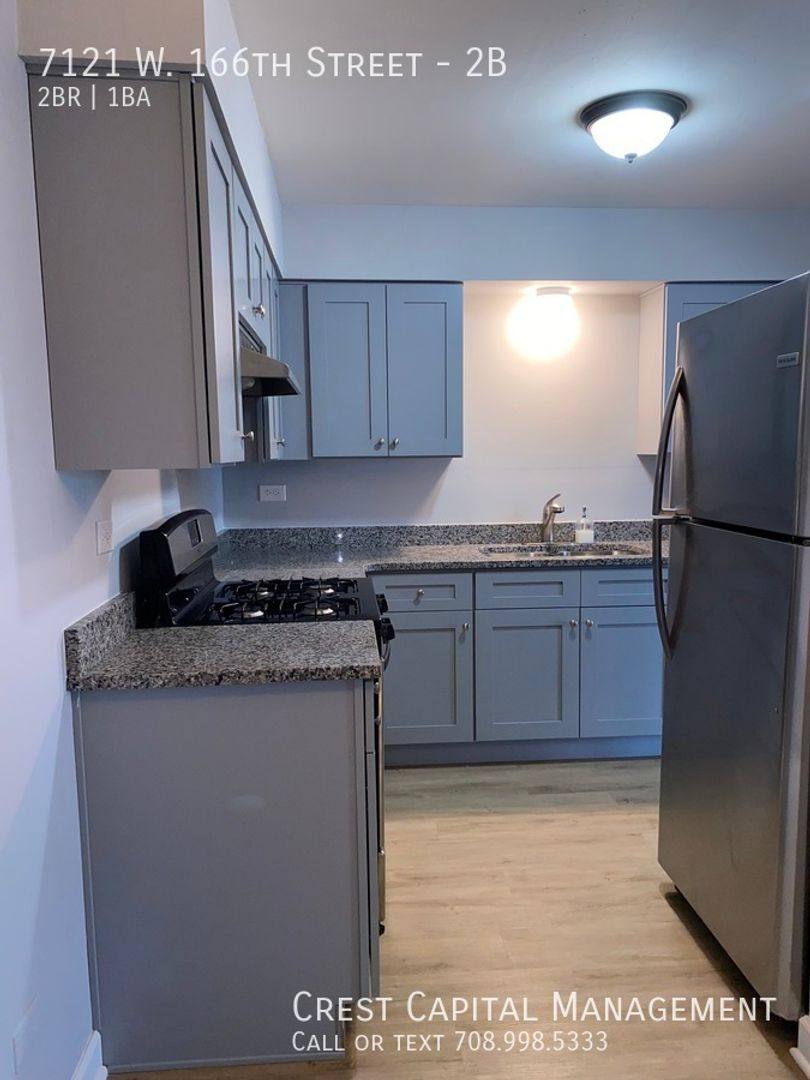 Apartment for rent at 7121 W 166th St, Tinley Park, IL 60477