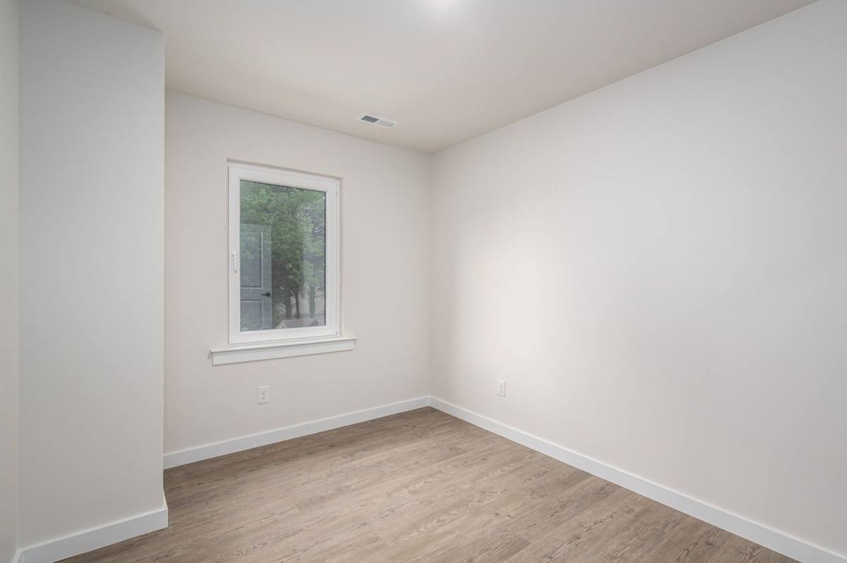 Townhouse for rent at 4th St SE, Hickory, NC 28602