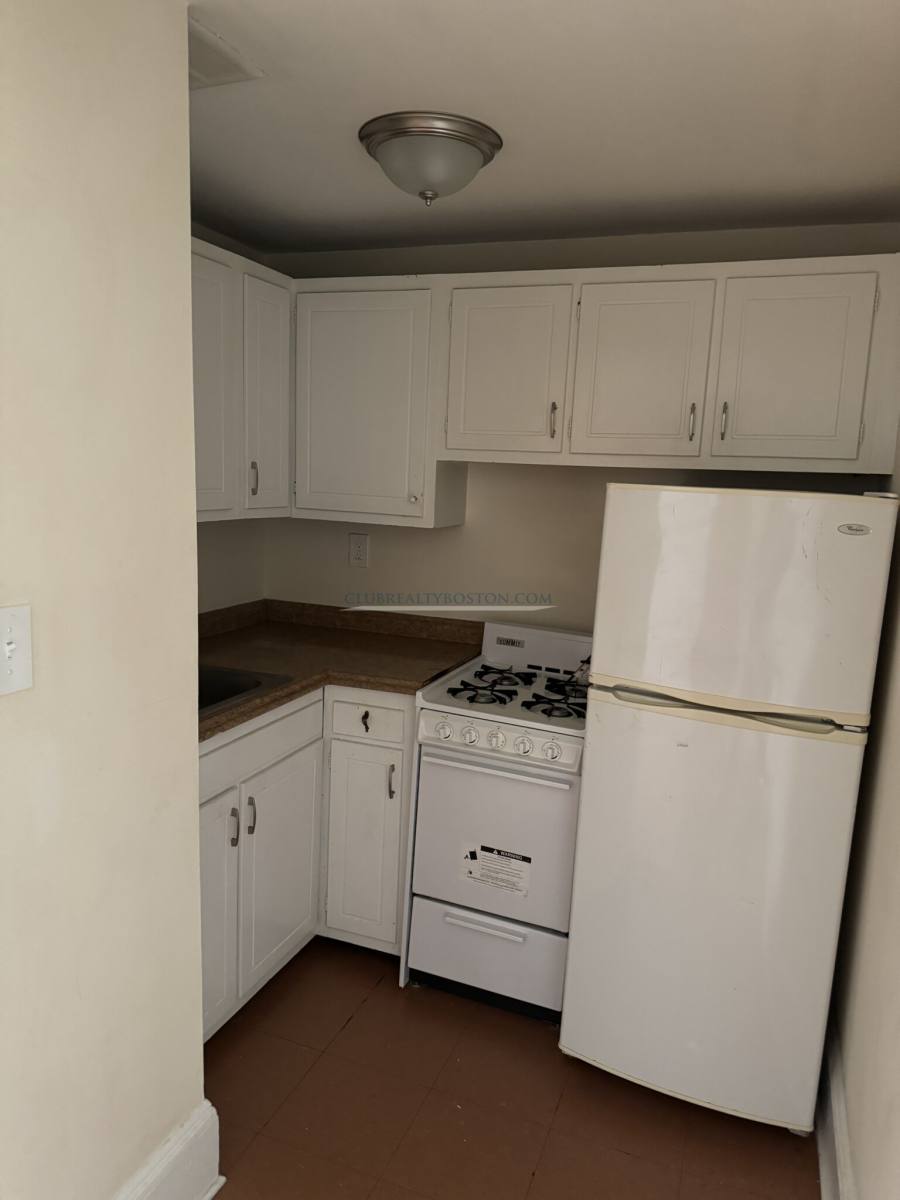 Apartment for rent at 381 Harvard St #2, Cambridge, MA 02138