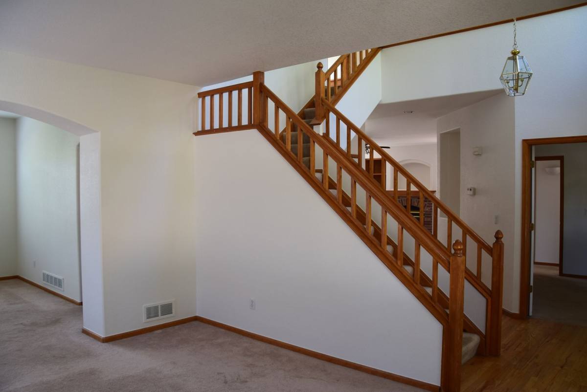 House for rent at 9086 W Chatfield Dr, Littleton, CO 80128