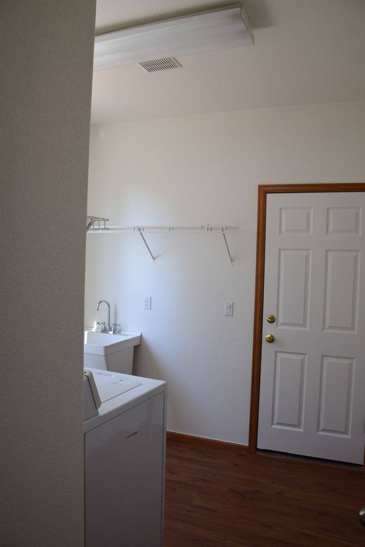 House for rent at 9086 W Chatfield Dr, Littleton, CO 80128