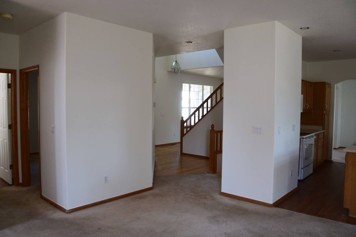House for rent at 9086 W Chatfield Dr, Littleton, CO 80128