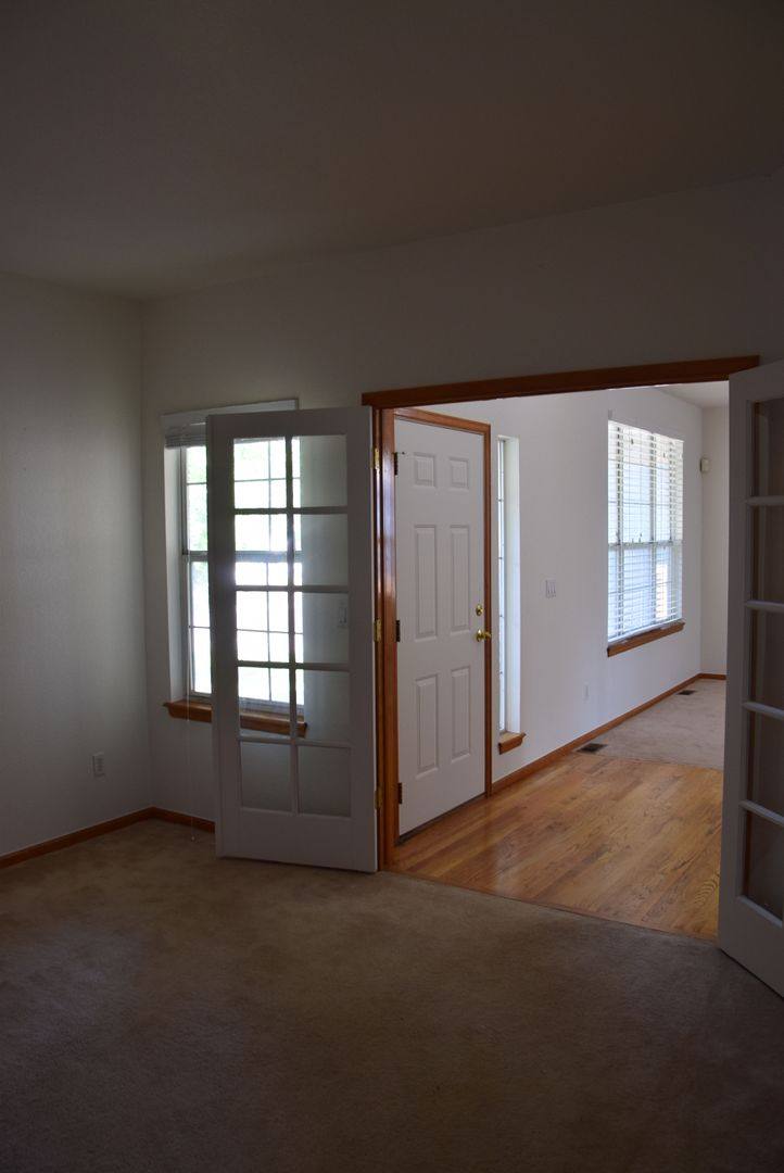 House for rent at 9086 W Chatfield Dr, Littleton, CO 80128