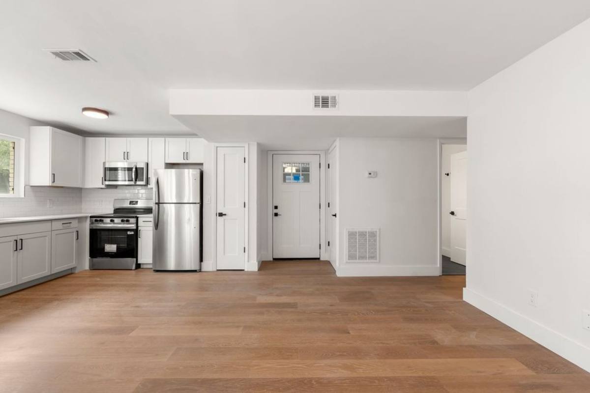 Apartment for rent at 1360 Ocala Rd, Tallahassee, FL 32304