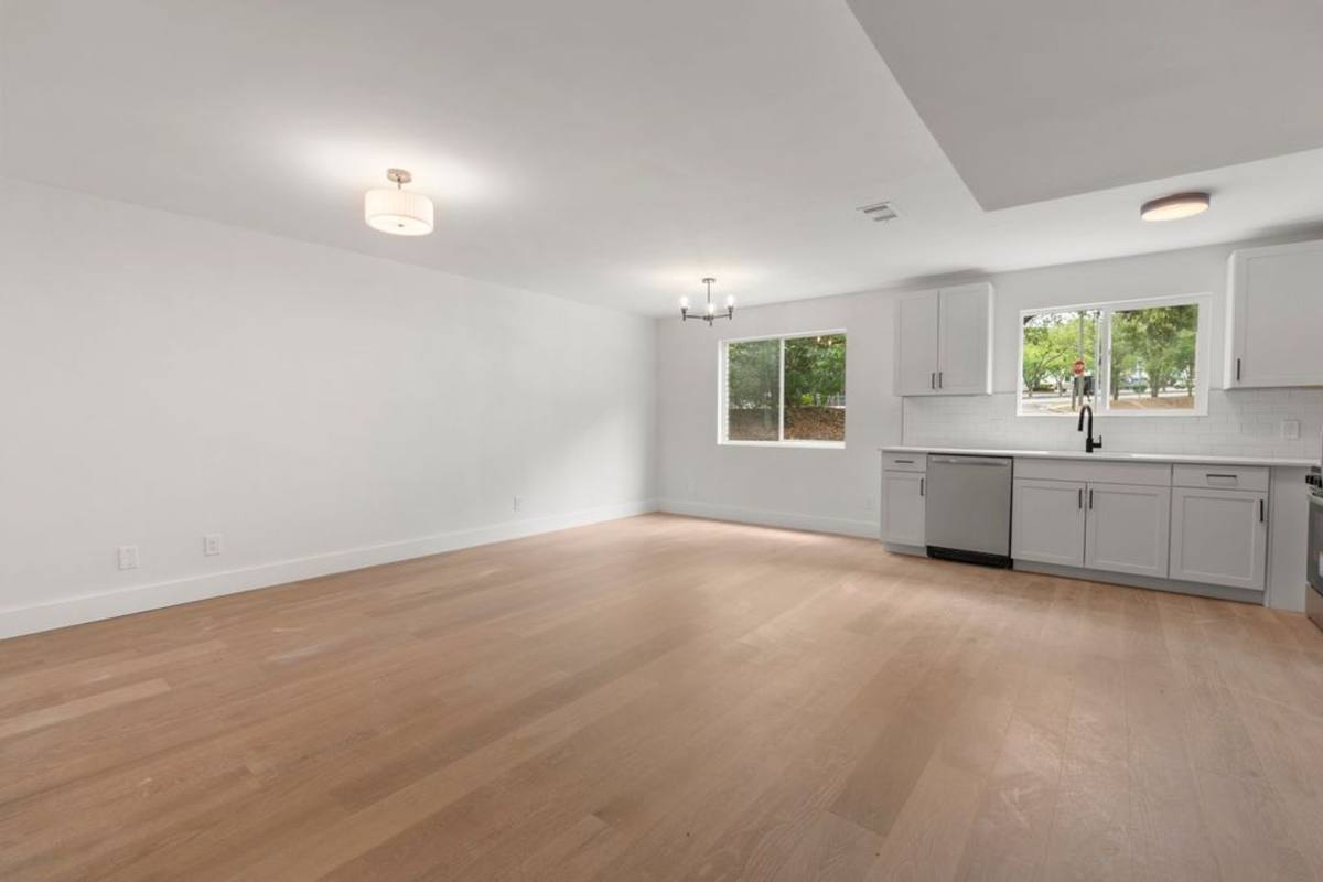 Apartment for rent at 1360 Ocala Rd, Tallahassee, FL 32304