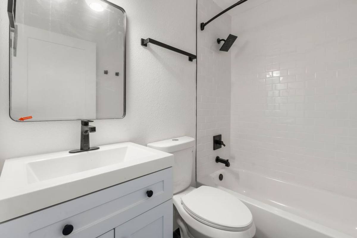 Apartment for rent at 1360 Ocala Rd, Tallahassee, FL 32304