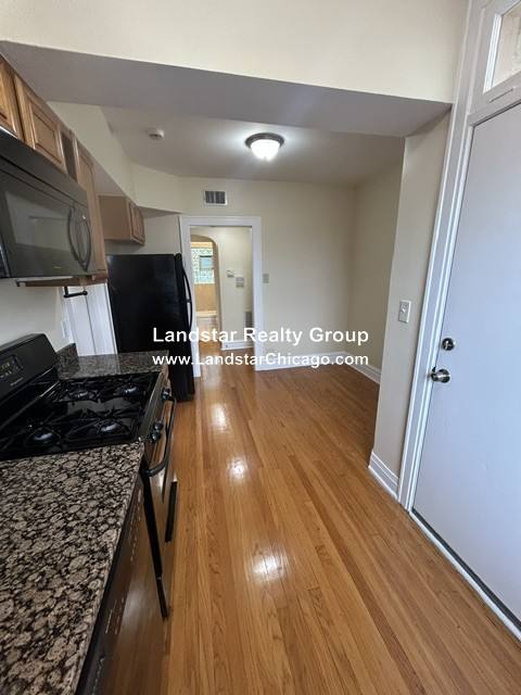 Apartment for rent at 4514 W Wellington #2, Chicago, IL 60641