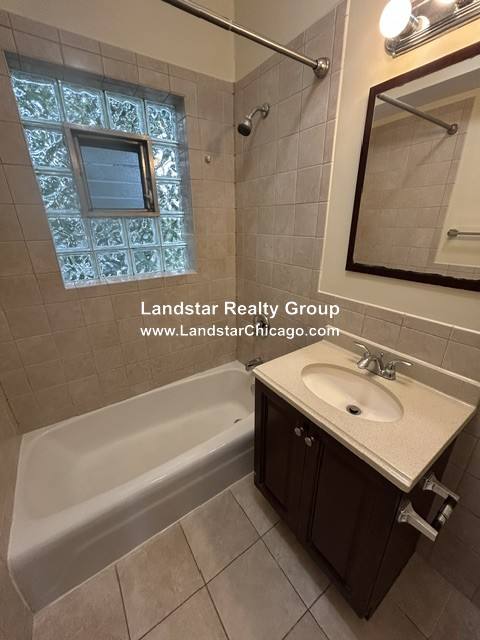 Apartment for rent at 4514 W Wellington #2, Chicago, IL 60641