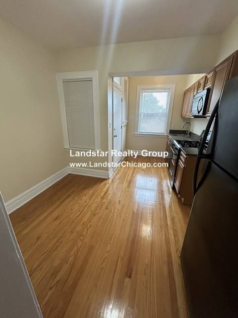 Apartment for rent at 4514 W Wellington #2, Chicago, IL 60641