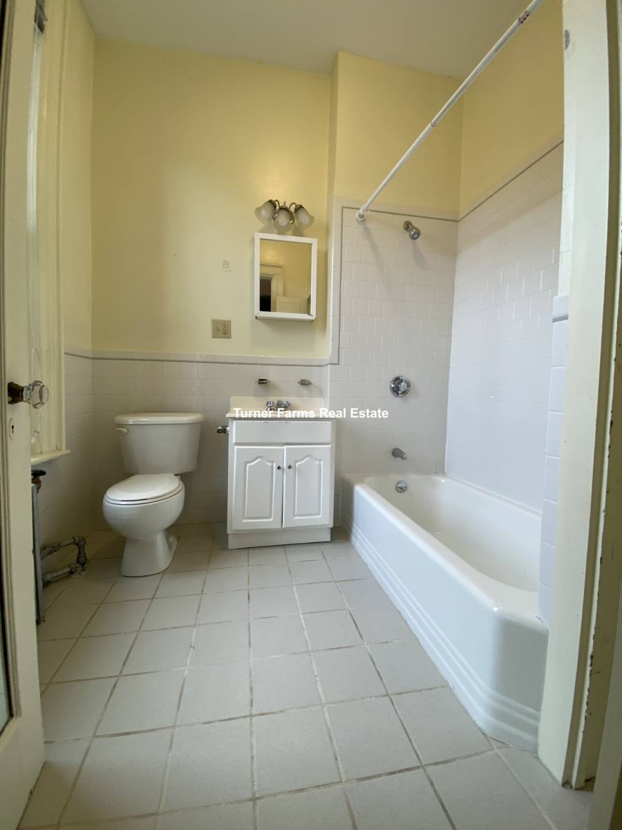 Apartment for rent at 379 Commonwealth Ave #7, Boston, MA 02116