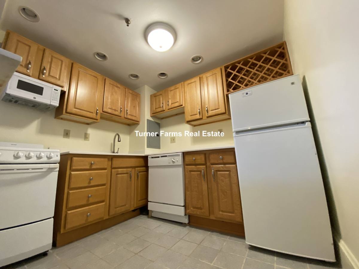 Apartment for rent at 379 Commonwealth Ave #7, Boston, MA 02116