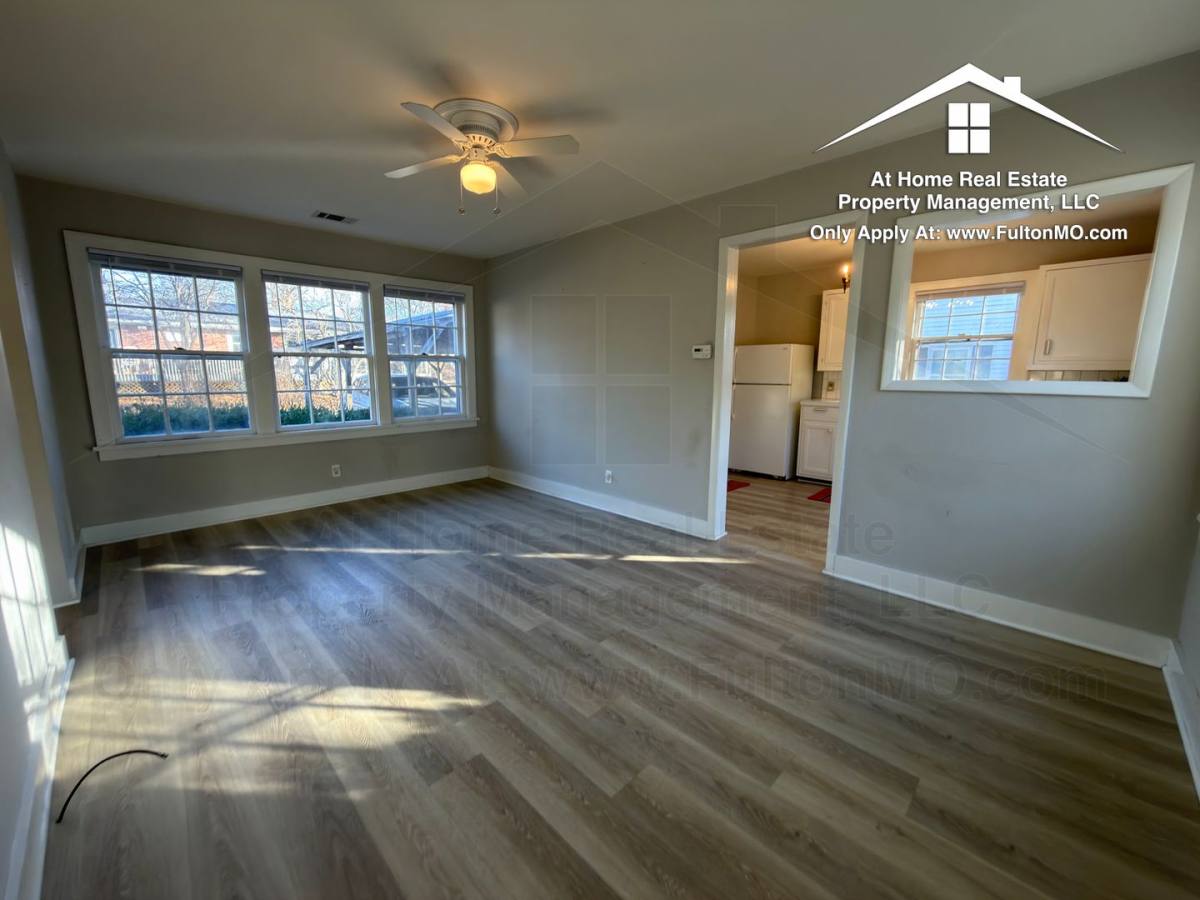 House for rent at 709 W 7th St, Fulton, MO 65251