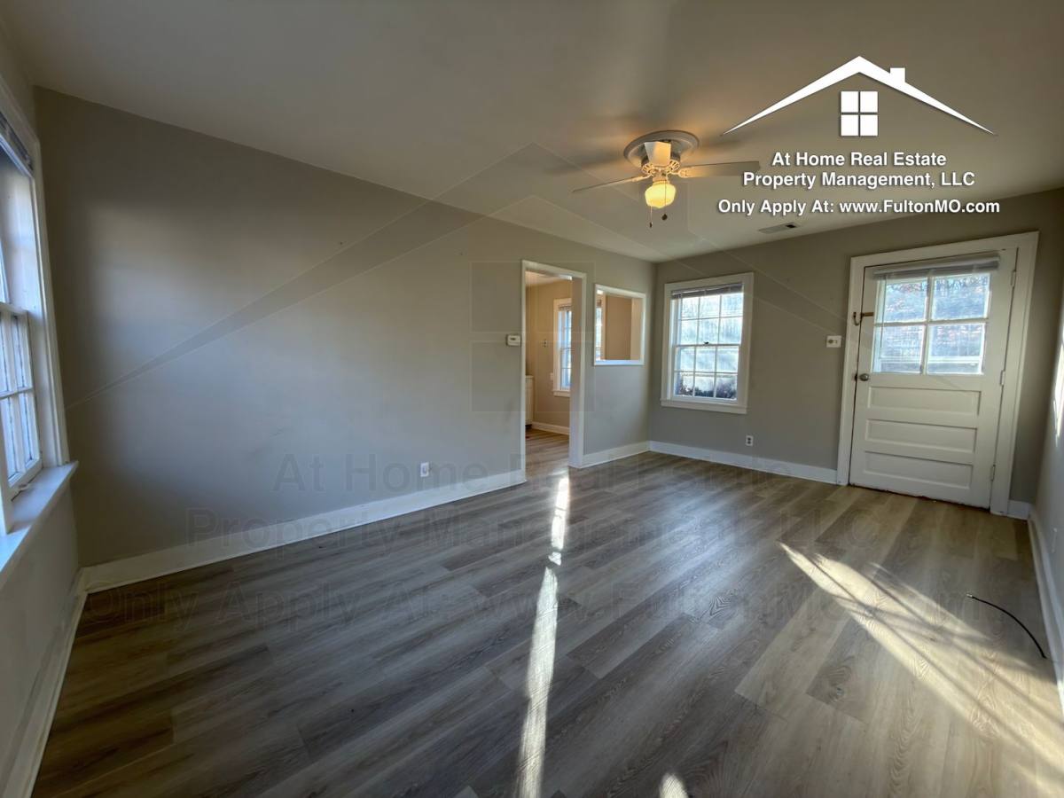 House for rent at 709 W 7th St, Fulton, MO 65251