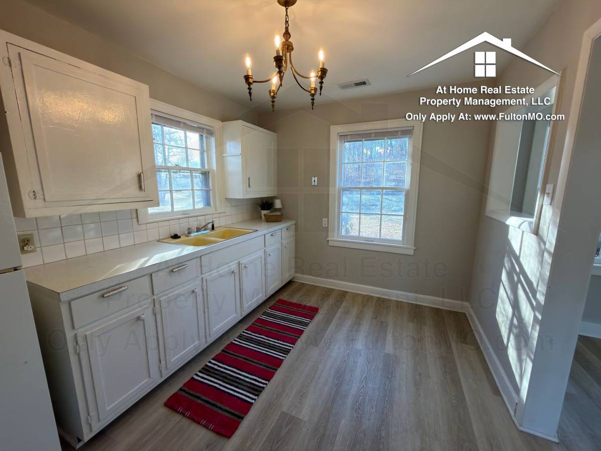 House for rent at 709 W 7th St, Fulton, MO 65251