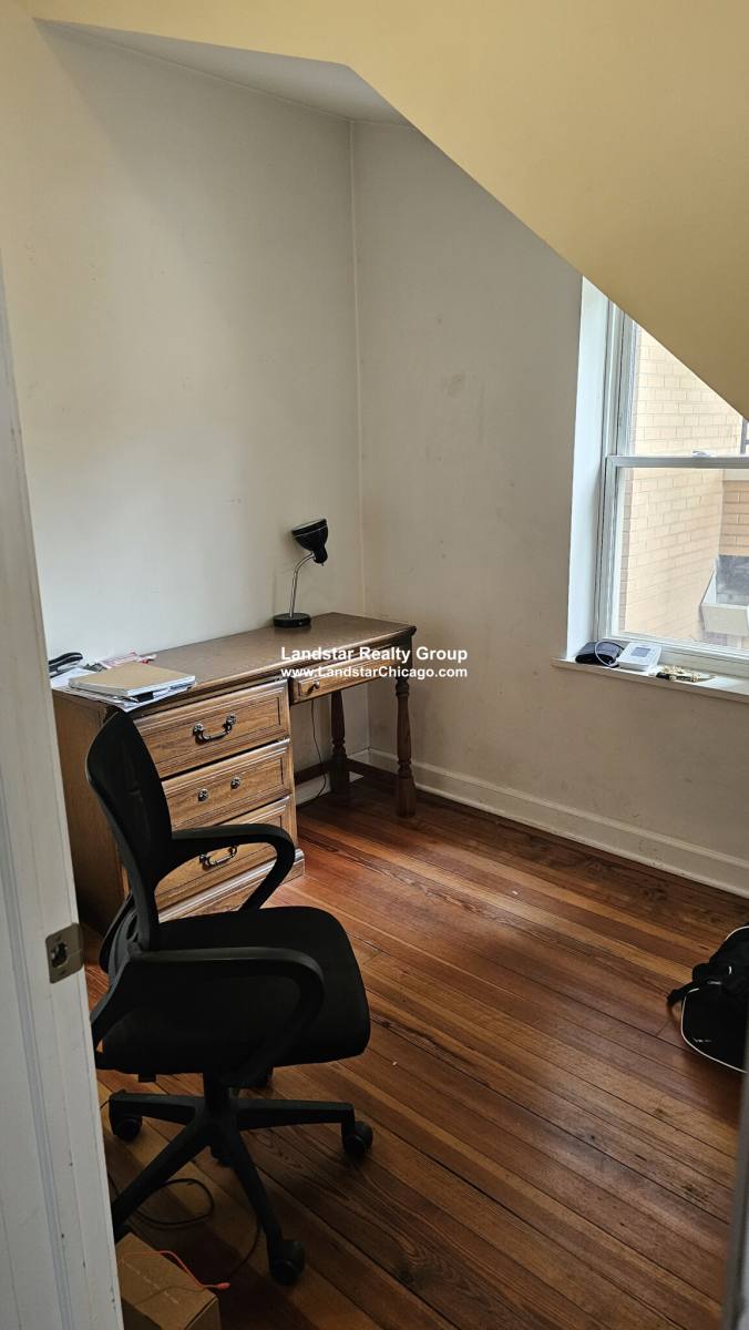Apartment for rent at 1419 W Grand #1, Chicago, IL 60642